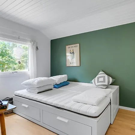 In Rdby With 2 Bedrooms And Wifi 2 بيت للعطل